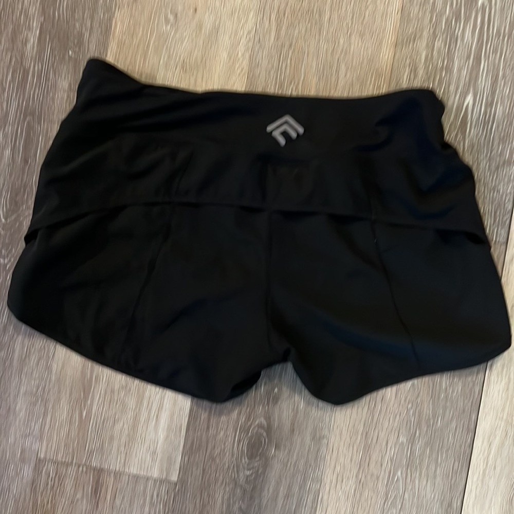 Workout shorts - Picture 4 of 5